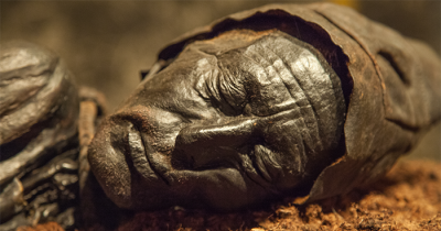 They Found A Body That&rsquo;s Over 2,000 Years Old. When They See His Neck? This Is Horrifying...