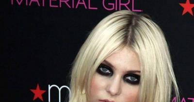 22 Celebrities Who Quit Being Famous