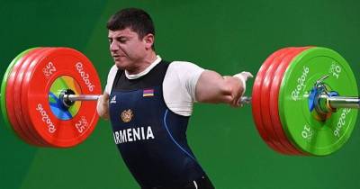Olympic Weight Lifters Arm Snaps At Elbow While Trying To Lift 429 Pounds