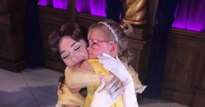 A 6-year-old Girl Is Preparing To Go Blind By Seeing As Much Of The World As She Can.