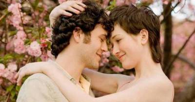 Learn the Art Of Flirting!