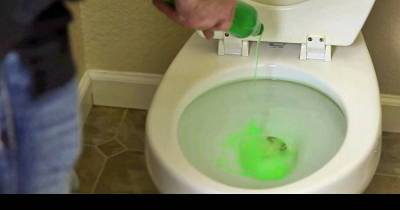 This Trick Will Unclog Your Toilet Without A Plunger