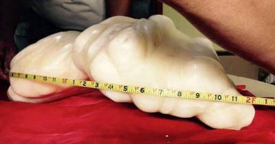 This Man Kept The World's Largest Pearl Worth $135 Million Underneath His Mattress For 10 Years
