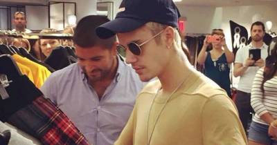 Justin Bieber Refuses To Hug Fans In Favor Of Checking Out Luxury Sweatpants