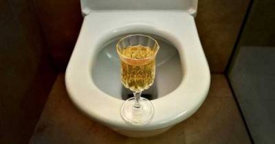Some Doctors Claim That Applying Urine Can Give You Beautiful Skin. Are You Up For It?