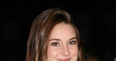 18 Baby-Faced Celebs You Didn&rsquo;t Know Are In Theirs 20s