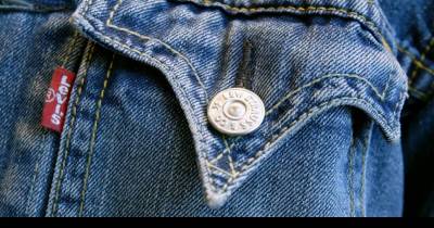 News Anchor Defends Wearing Skinny Jeans On Air