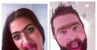 Hilarious Man Recreates Women's Selfies And He Nailed It
