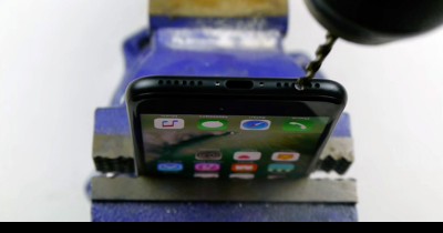 People Are Actually Drilling Holes Into Their iPhone 7 To Make A Headphone Jack