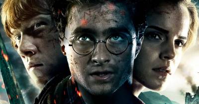 15 Actors Who Stole Awesome Props From Movie Sets
