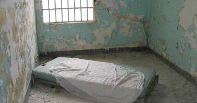 Mental Health Workers Share Their Terrifying Encounters With Insanity.