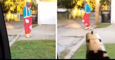 Chicago &ldquo;Gangster&rdquo; Pulls Gun Out On Clown After Attempting To Scare Him