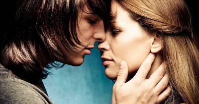3 Places Your Woman Wants You To Touch On Her Body While Making Love