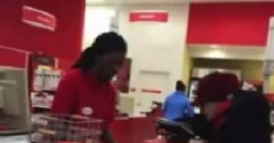 Granny Paying In Coins Holds Up The Line, Then Mom Writes Cashier A Note On Facebook