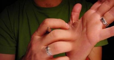 What Does It Mean When Your Palm Itches?