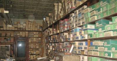 This Shoe Store Has Been Closed For 40 Years. When They Opened The Boxes, This Is What They Found