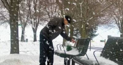 Grieving Widower Visits Deceased Wife&rsquo;s Bench To Find Mysterious Strangers Had Lent Support