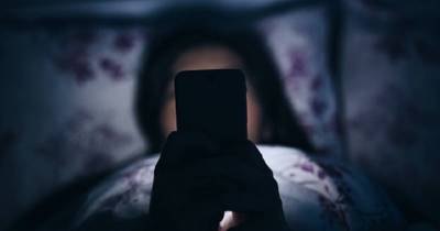 Warning: Cell Phone Use At Night Causes Blindness!