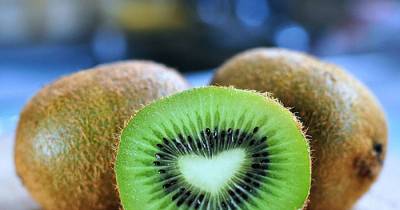 6 Reasons To Eat Kiwi Daily!