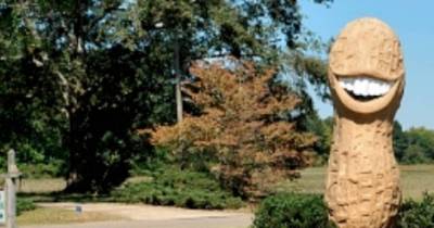 Weird Sculptures That Take &lsquo;WTF&rsquo; To A Whole New Level.