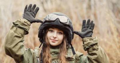The &lsquo;World&rsquo;s Most Beautiful Soldier&rsquo; Captures The Heart Of The Internet &ndash; Truth Revealed