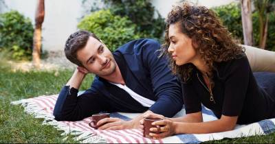 11 Signs He's Not In Love &mdash; You're Just Convenient!