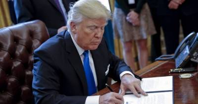 8 Executive Orders Donald Trump Could Sign To Undo Obama's Tenure