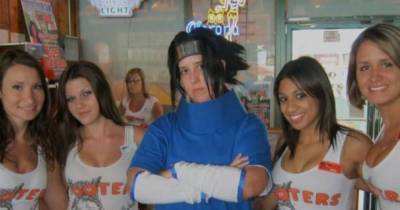 15 Of The Most Awkward And Cringe-Worthy Pictures On The Internet