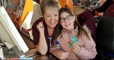 Clever Cashier Saves Girl From Crippling Panic Attack With One AMAZING Trick