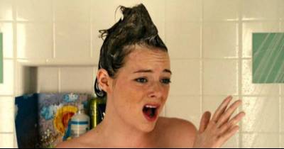 16 Very Convincing Reasons Why You Should Be Showering At Night