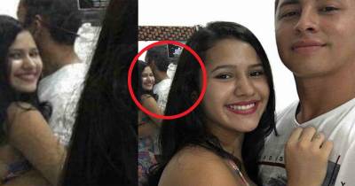 Cute Couple's Selfie Turns Creepy, Look At What The
 Mirror Shows!