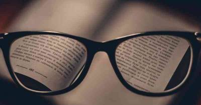 Easy And Cheap Ways To Remove The Scratches On Your Glasses For Good