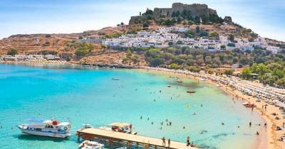 This Is What It Would Actually Cost To Move To The Beach Of Your Dreams