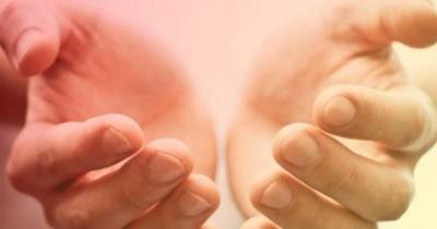 Holding Your Hand In This Position Could Boost Your Metabolism
