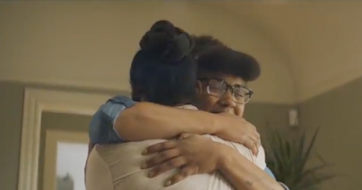 Take A Look At The Beautiful Way This Daughter Showed Her Single Mom Gratitude For All She's Done