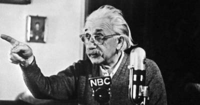 Einstein's &lsquo;Theory On Happiness&rsquo; Note That He Once Gave As A Tip Just Sold For $1.56M