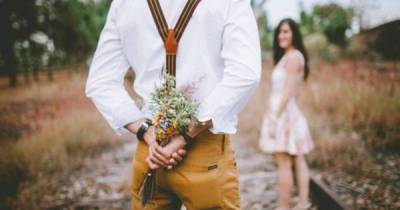 Things Men Do When They Are Totally In Love