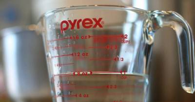Here Is Why You Should Never Use Vinegar When Cleaning