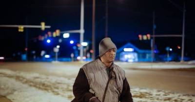 Single Dad Walks 11 Miles Each Night Just To Reach His 4 A.M Job On Time. In A Thoughtful Gesture, Kind Co-Workers Surprise The Dad With An Amazing Gift