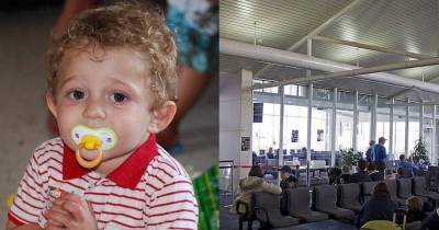 Overwhelmed Pregnant Mom Starts Crying When Her Toddler Starts Throwing Tantrum At The Airport Refusing To Board The Plane, Amazing Strangers Circle Around Her To Help
