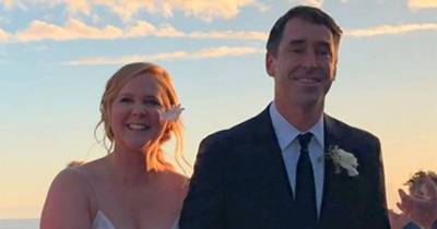 Amy Schumer Marries Chef Chris Frischer In A Low-Key Wedding