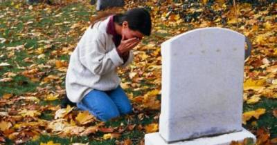 Scientist Plans To Use Artificial Intelligence To Let Grieving Relatives Talk To The Deceased
