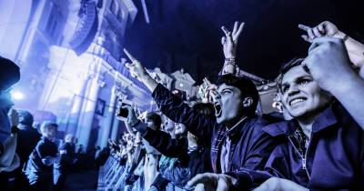 According To Researchers, Live Performances Are Better For You Than Yoga