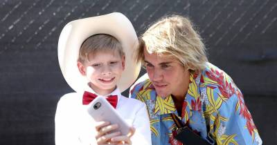"Walmart Boy" Mason Ramsey Inspires Justin Bieber As He Performs At Coachella 2018