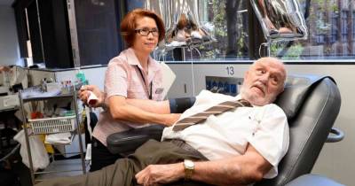 Man Whose Blood Plasma Saved 2.4 Million Babies And Has Donated Blood Thousands Of Times Makes His Last Donation