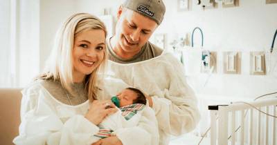 Parents Emotional Reaction After Meeting Their Adoptive Baby For The First Time Is All You Need To See Today