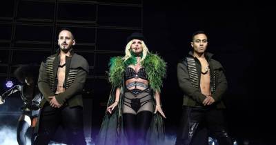 Britney Spears Suffers A Major Wardrobe Malfunction Onstage During A Concert And Fails To Notice It For Several Minutes
