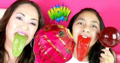 10 Foods That Will Turn Your Mouth A Different Color