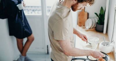 Science Says Men Who Cook And Clean Are The Most Irresistible One For Women