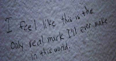 10 Crazy And Bizarre Notes Found Written On Washroom Walls